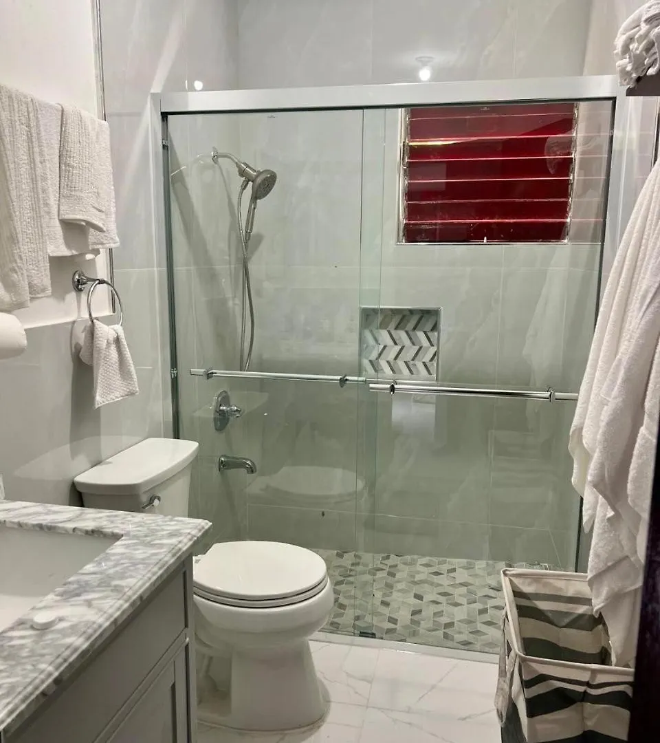 Serene Getaway-Newly Renovated Spacious 2 Beds 2 Baths Montego Bay 0*,  Jamaika